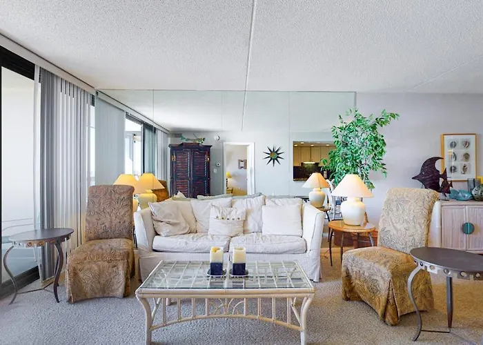 Сasa de vacaciones Incredible Waterfront With Furnished Balcony Views Pools & Gym *