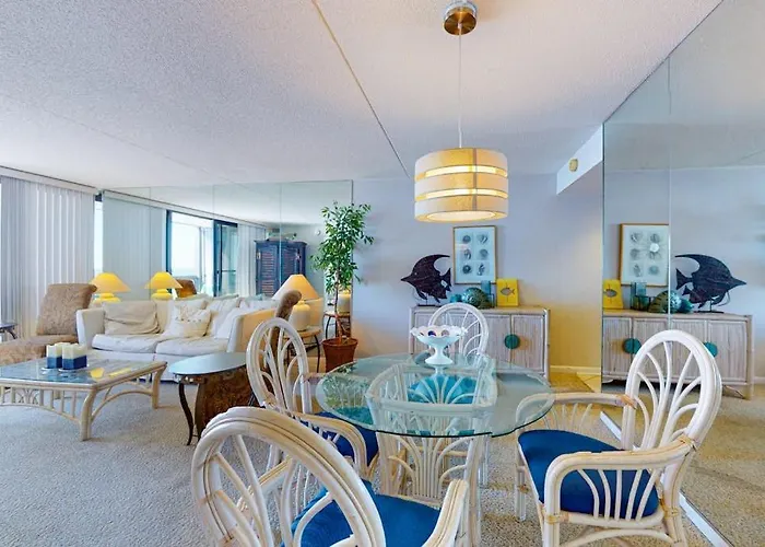 Incredible Waterfront With Furnished Balcony Views Pools & Gym Сasa de vacaciones