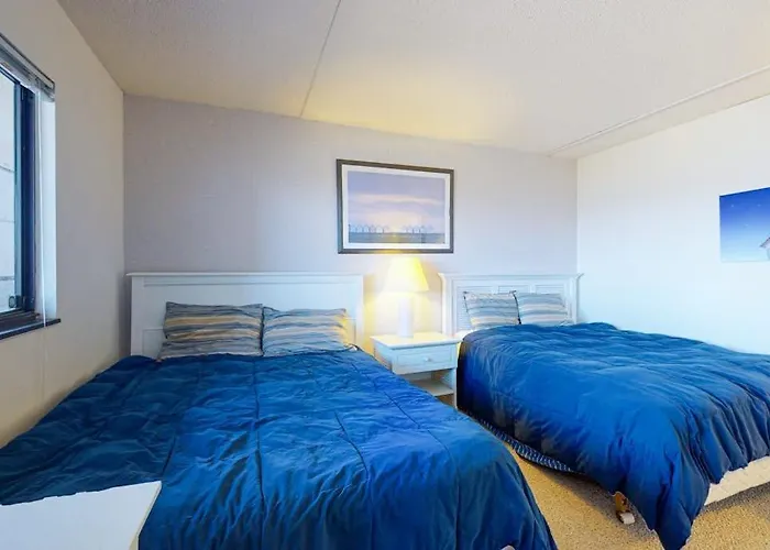Incredible Waterfront With Furnished Balcony Views Pools & Gym *